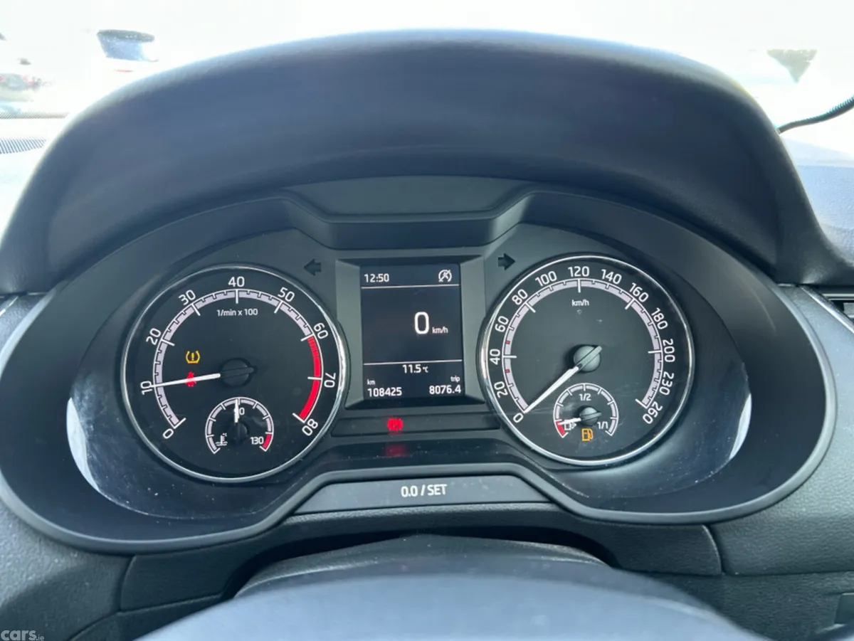 Skoda Octavia Hatchback, Petrol, 2019, Red
