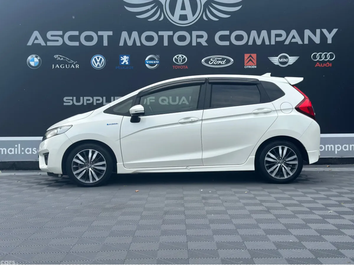 Honda Fit Hatchback, Petrol Hybrid, 2014, White