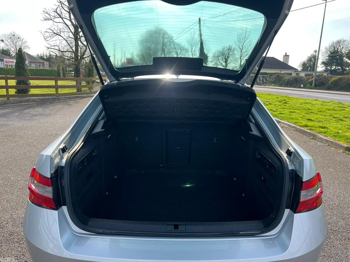 Skoda Superb Saloon, Diesel, 2024, Grey