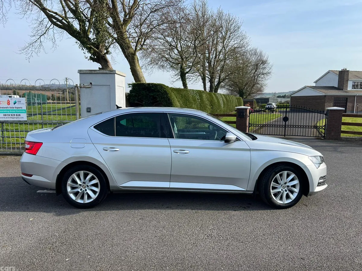 Skoda Superb Saloon, Diesel, 2024, Grey