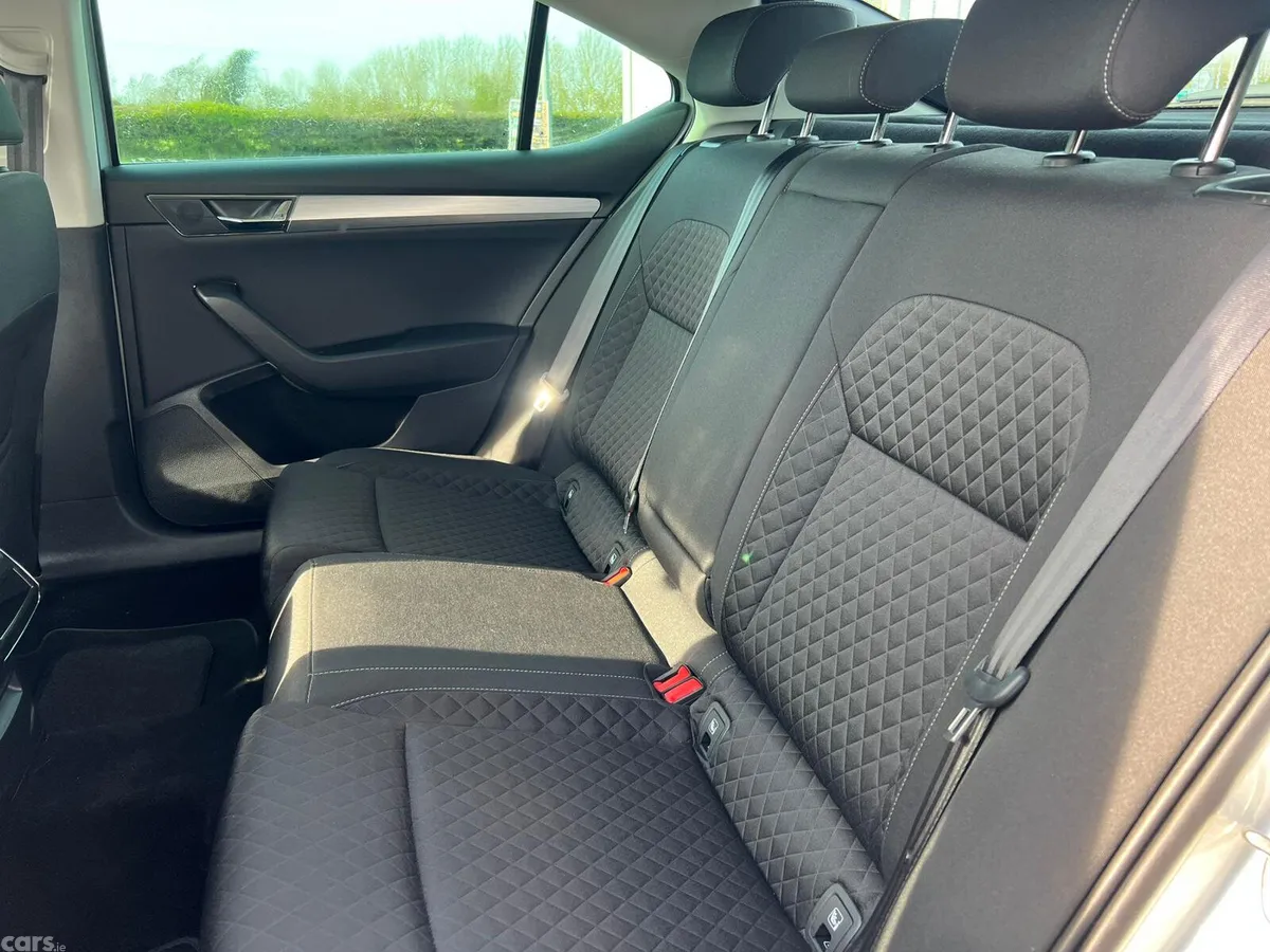 Skoda Superb Saloon, Diesel, 2024, Grey