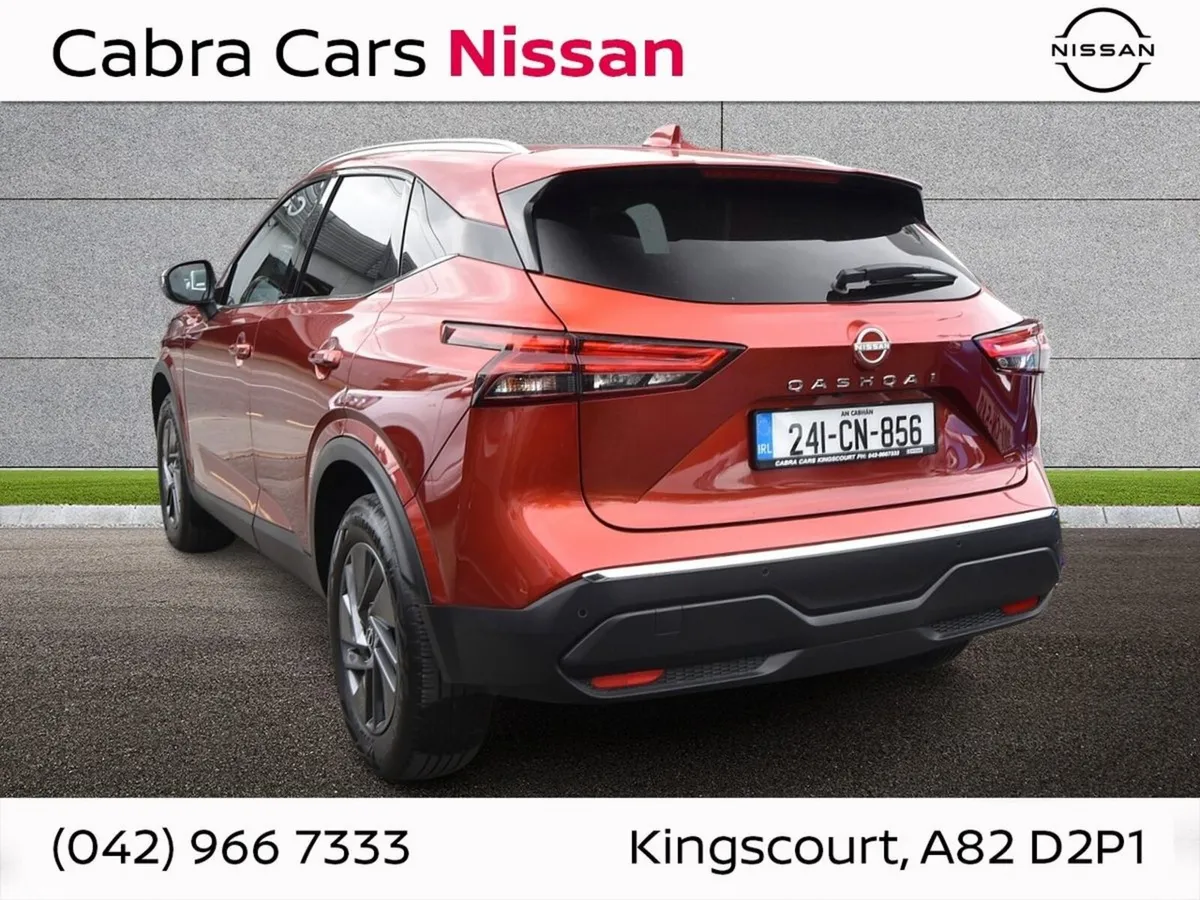 Nissan Qashqai MPV, Petrol, 2024, Red