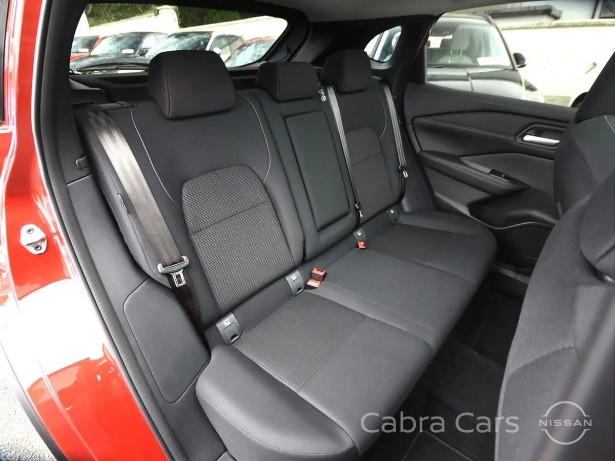 Nissan Qashqai MPV, Petrol, 2024, Red