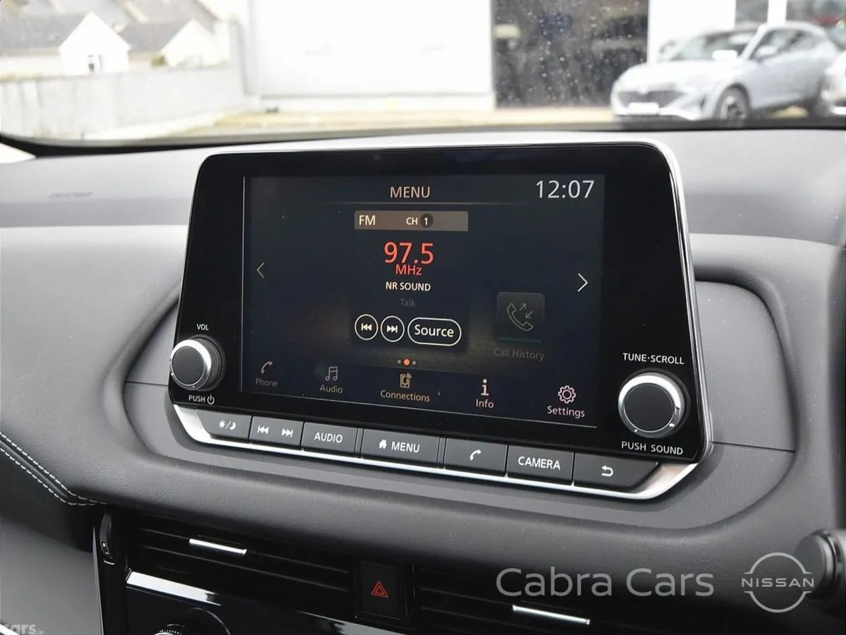Nissan Qashqai MPV, Petrol, 2024, Red