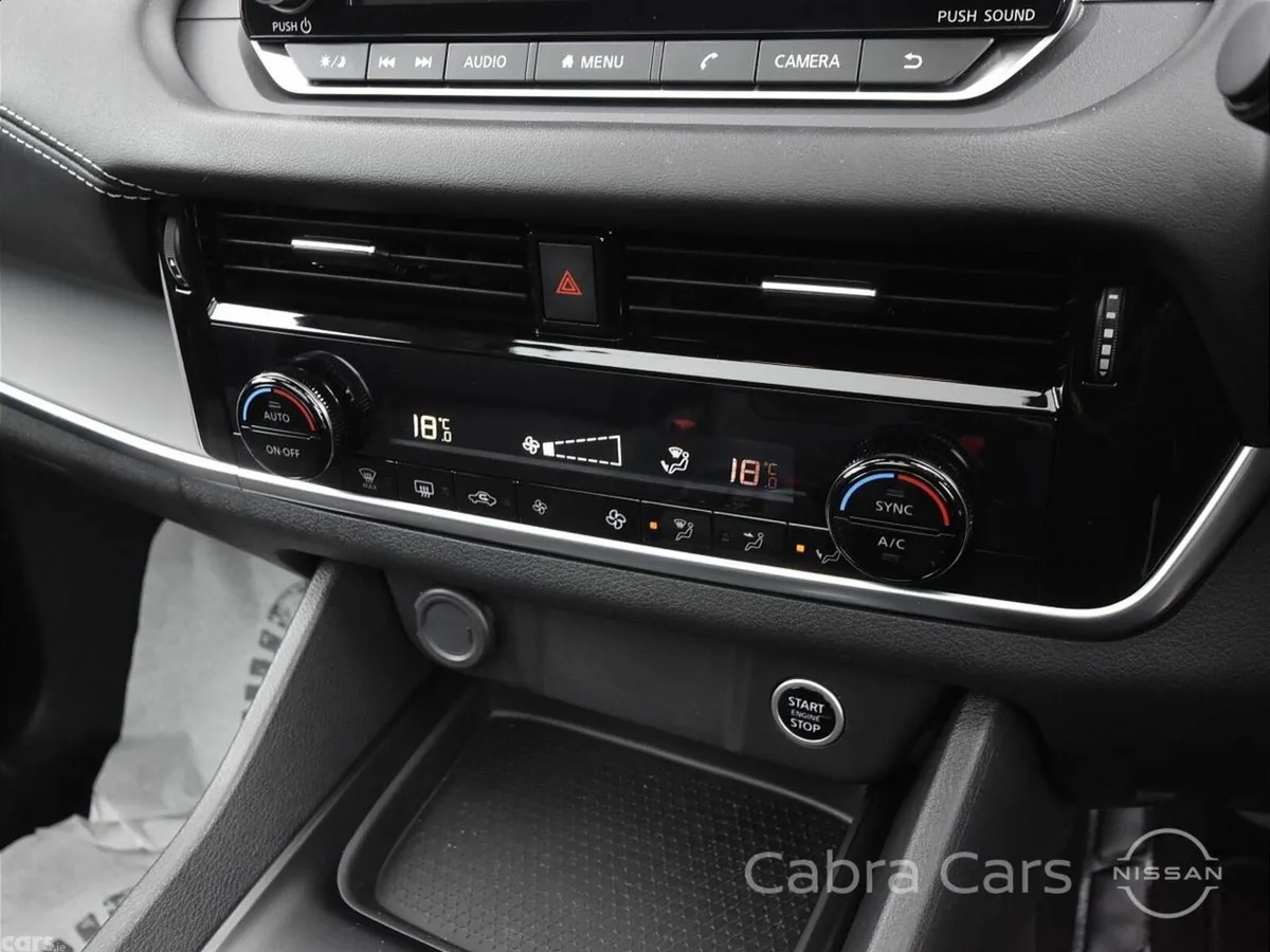 Nissan Qashqai MPV, Petrol, 2024, Red