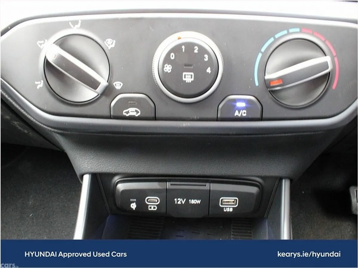 Hyundai i20 Hatchback, Petrol, 2024, Black