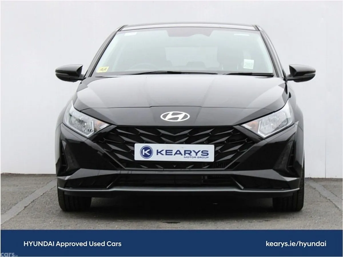 Hyundai i20 Hatchback, Petrol, 2024, Black