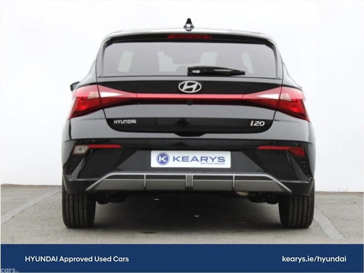 Hyundai i20 Hatchback, Petrol, 2024, Black
