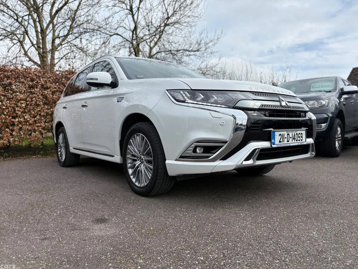 Mitsubishi Outlander SUV, Petrol Plug-in Hybrid, 2021, White