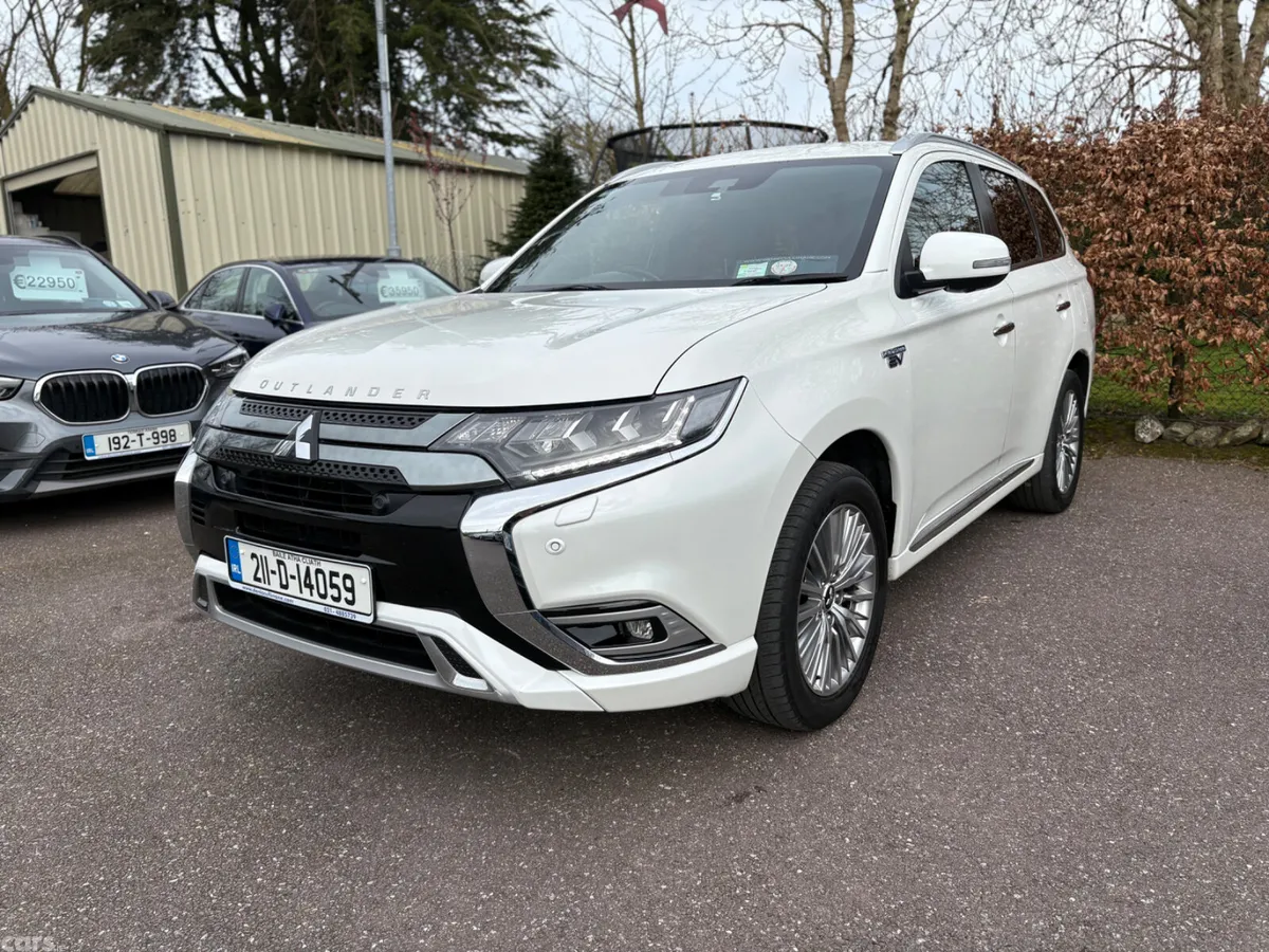 Mitsubishi Outlander SUV, Petrol Plug-in Hybrid, 2021, White