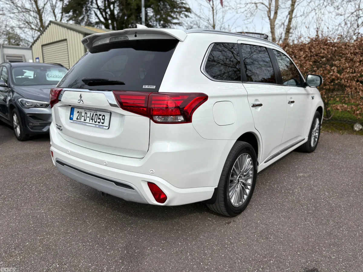 Mitsubishi Outlander SUV, Petrol Plug-in Hybrid, 2021, White