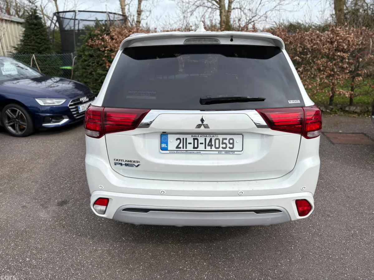 Mitsubishi Outlander SUV, Petrol Plug-in Hybrid, 2021, White