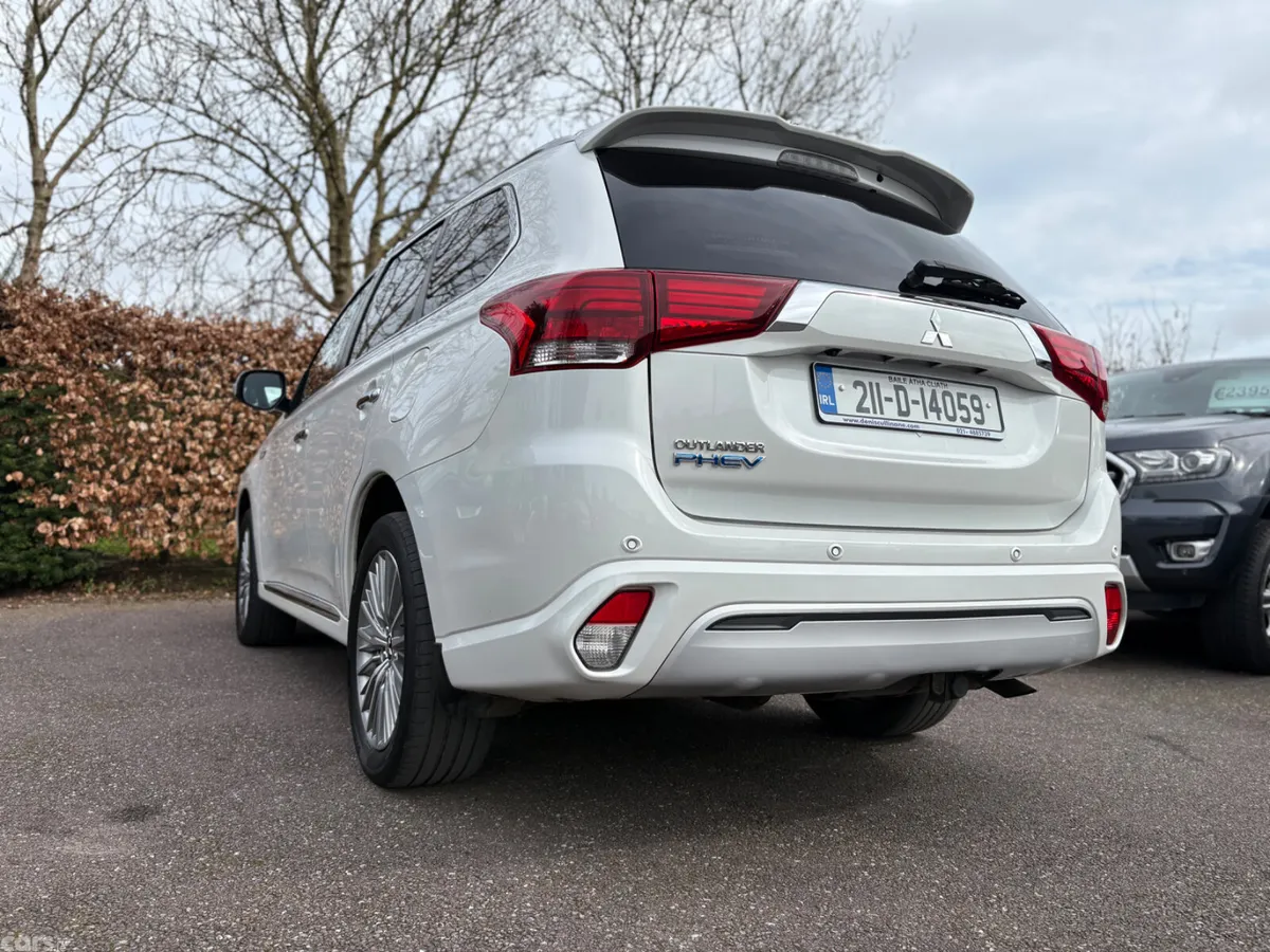 Mitsubishi Outlander SUV, Petrol Plug-in Hybrid, 2021, White