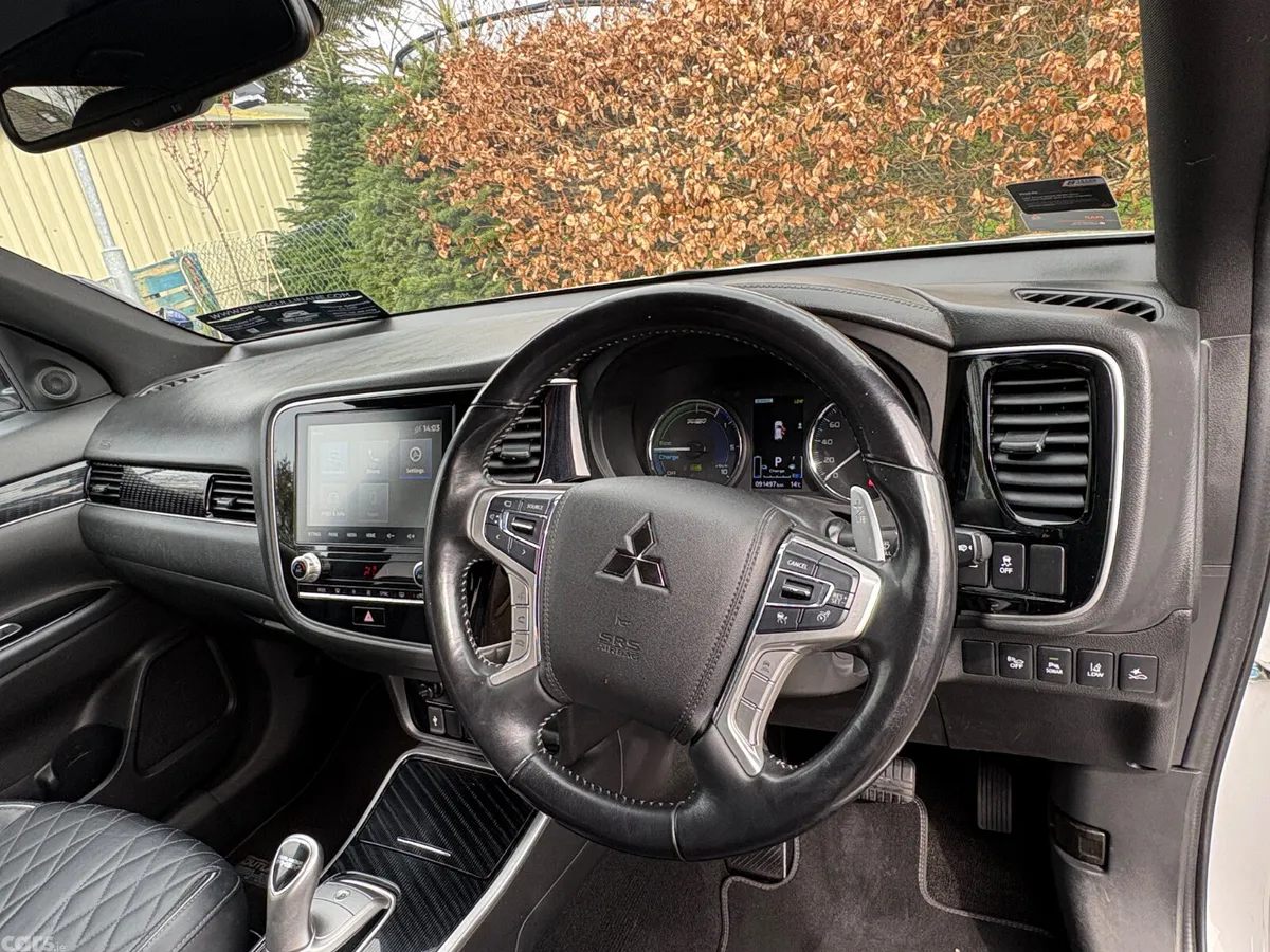 Mitsubishi Outlander SUV, Petrol Plug-in Hybrid, 2021, White