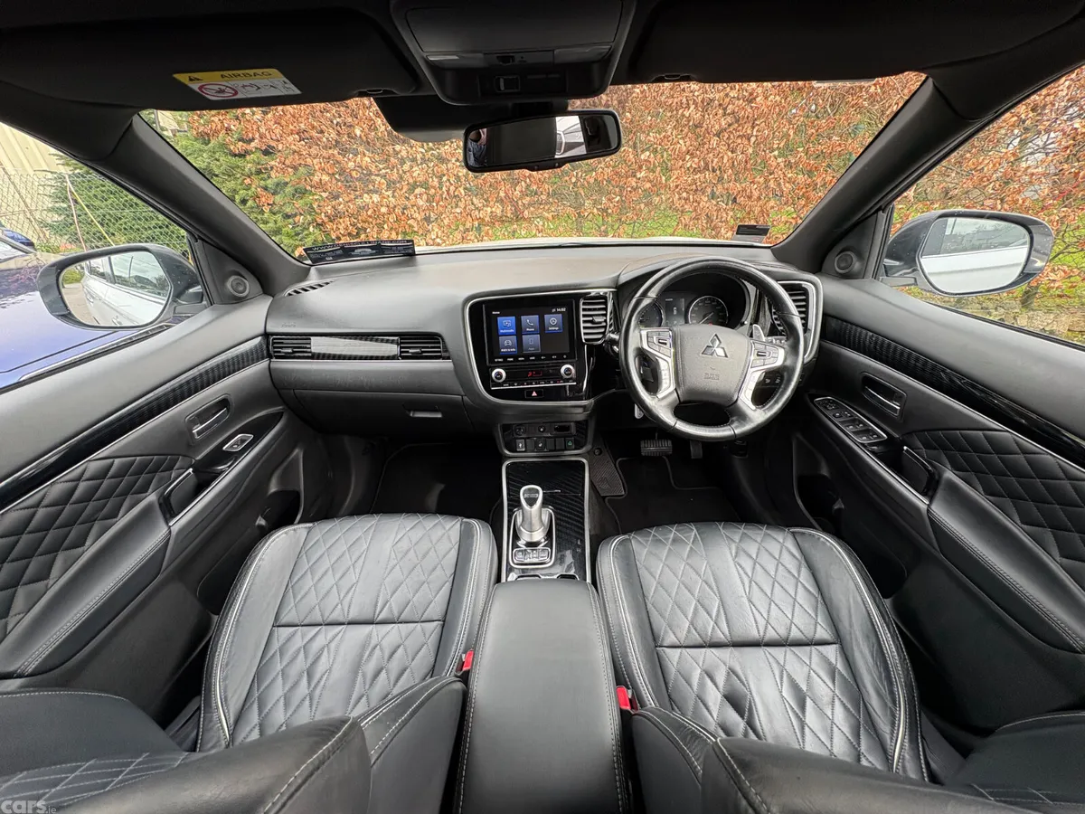 Mitsubishi Outlander SUV, Petrol Plug-in Hybrid, 2021, White