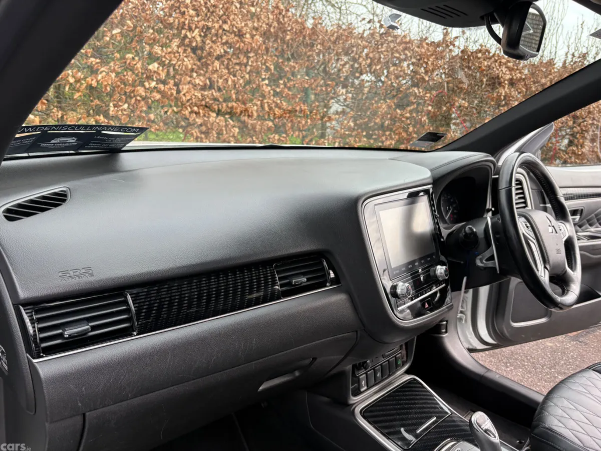 Mitsubishi Outlander SUV, Petrol Plug-in Hybrid, 2021, White