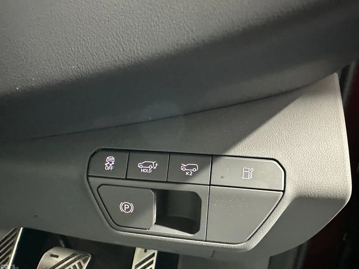 Kia EV9 SUV, Electric, 2026, Red