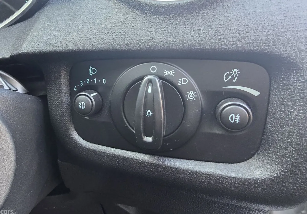 Ford Fiesta Hatchback, Petrol, 2014, Silver