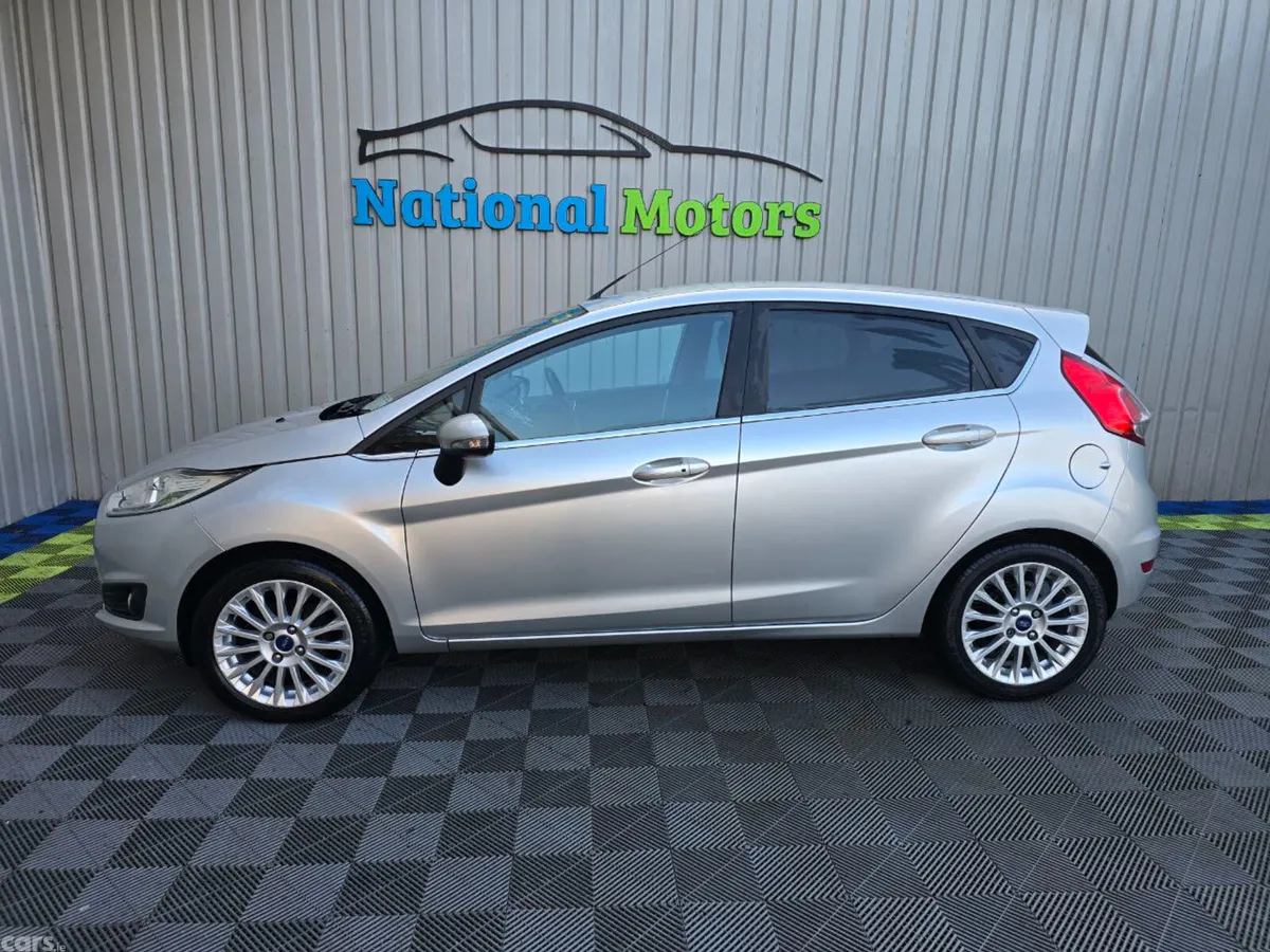 Ford Fiesta Hatchback, Petrol, 2014, Silver