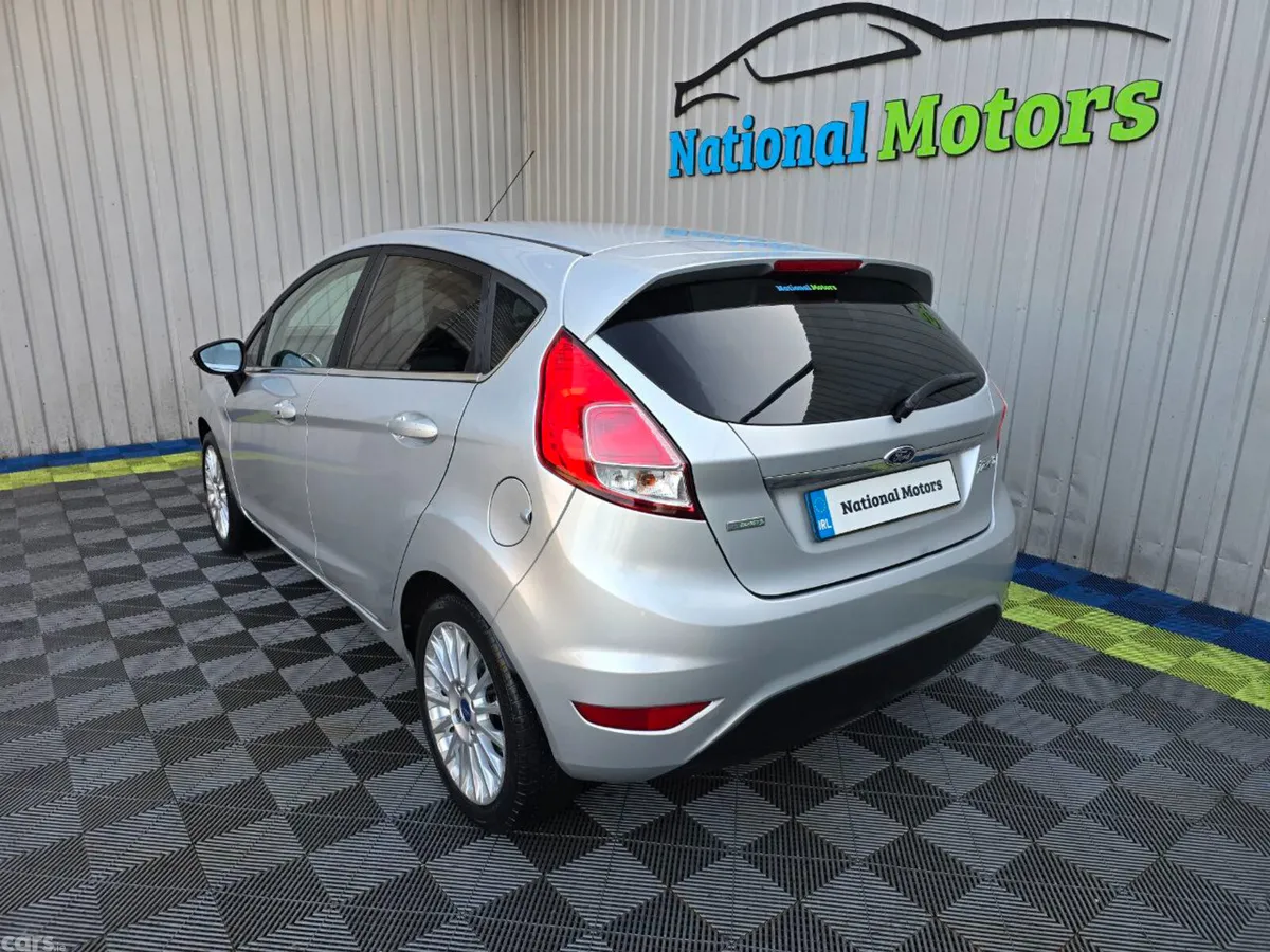 Ford Fiesta Hatchback, Petrol, 2014, Silver