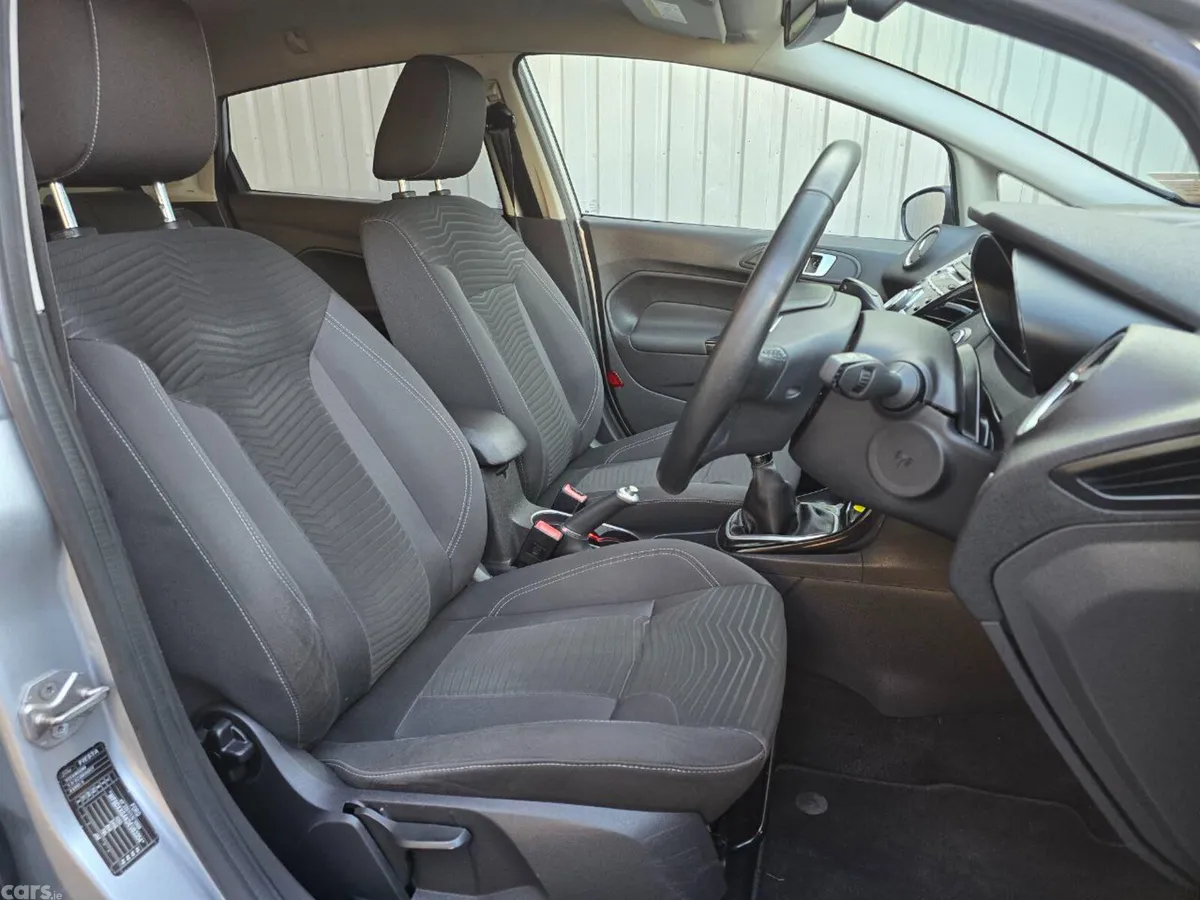 Ford Fiesta Hatchback, Petrol, 2014, Silver