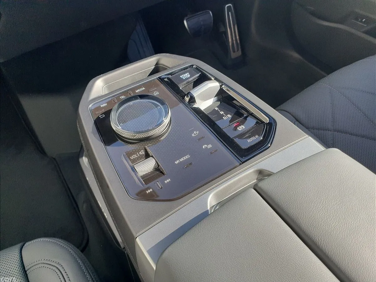 BMW iX SUV, Electric, 2026, Grey