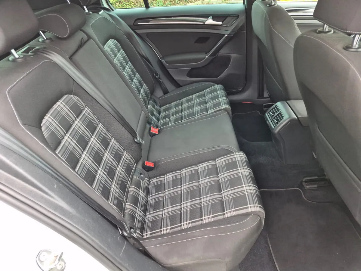Volkswagen Golf Hatchback, Diesel, 2013, White