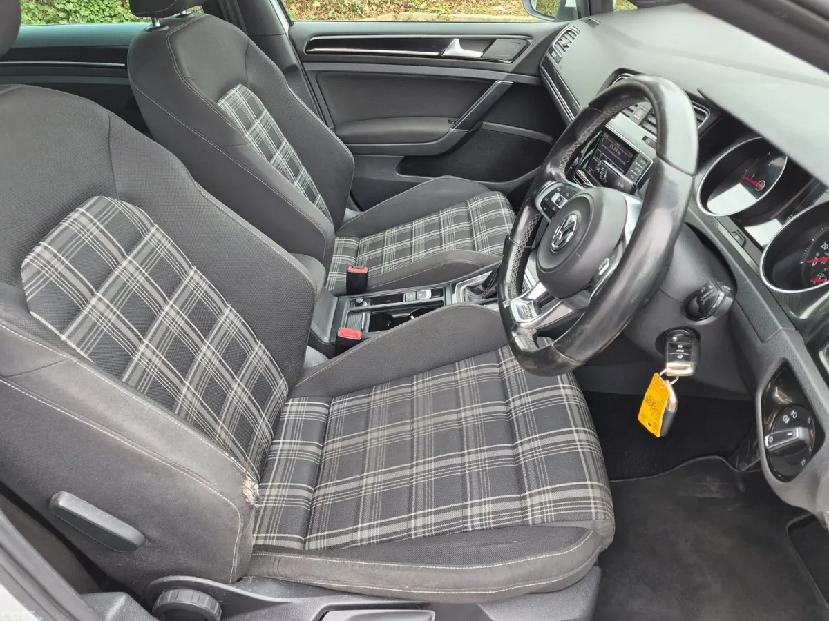 Volkswagen Golf Hatchback, Diesel, 2013, White