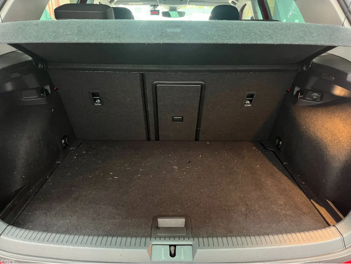 Volkswagen Golf Hatchback, Petrol, 2019, Red