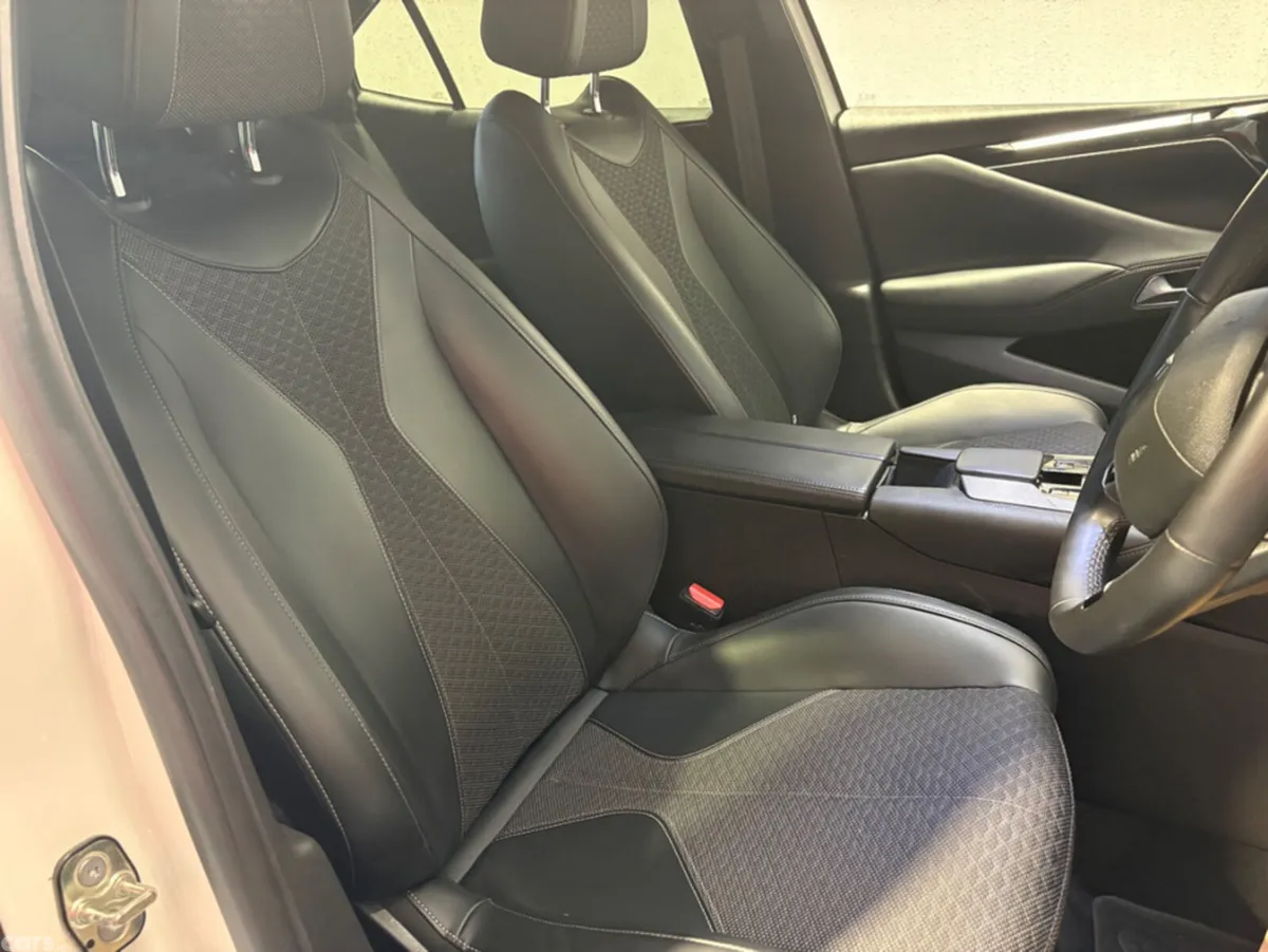 DS Automobiles DS 4 Saloon, Diesel, 2022, White