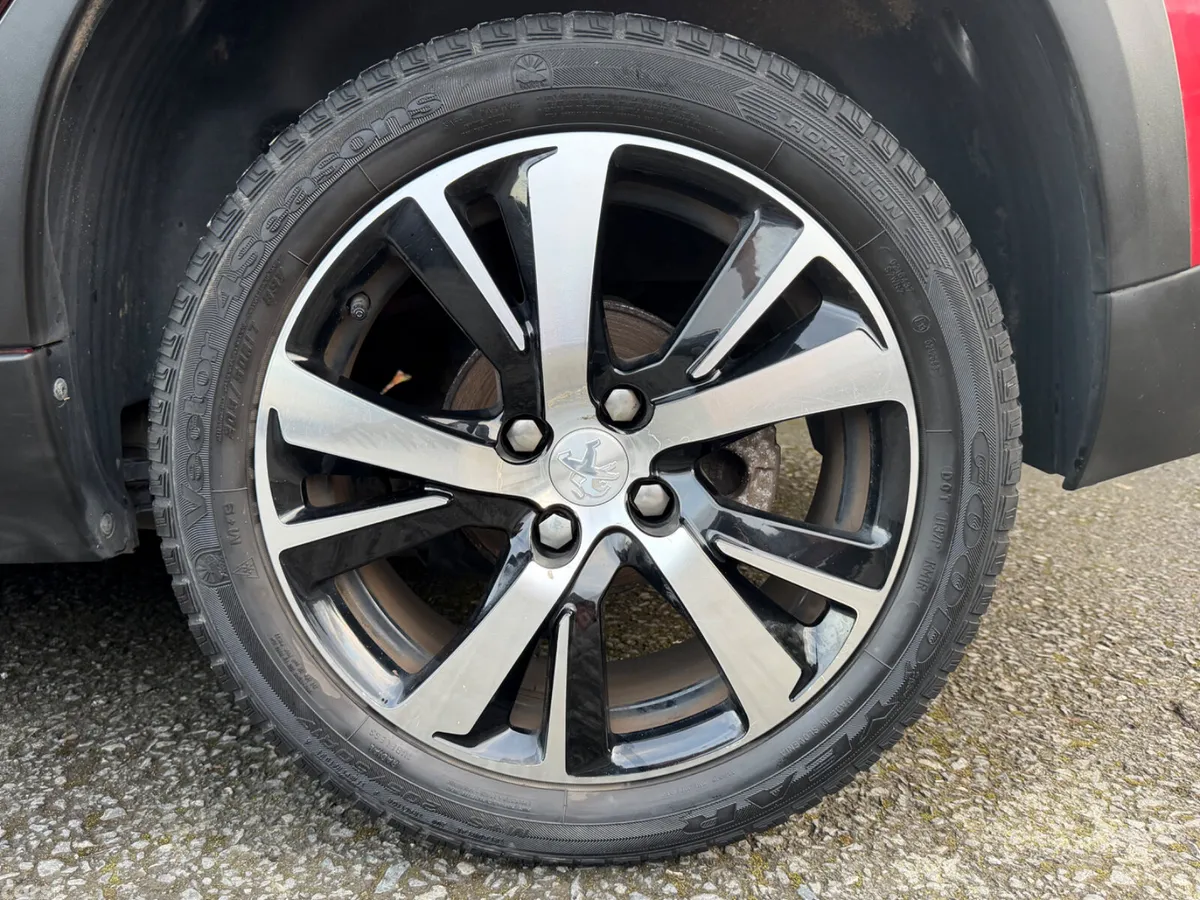 Peugeot 2008 Hatchback, Diesel, 2019, Red