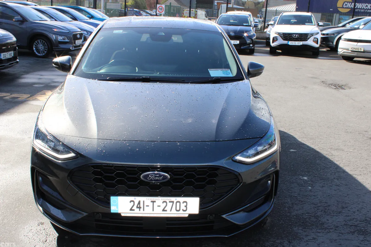 Ford Focus Hatchback, Diesel, 2024, Grey