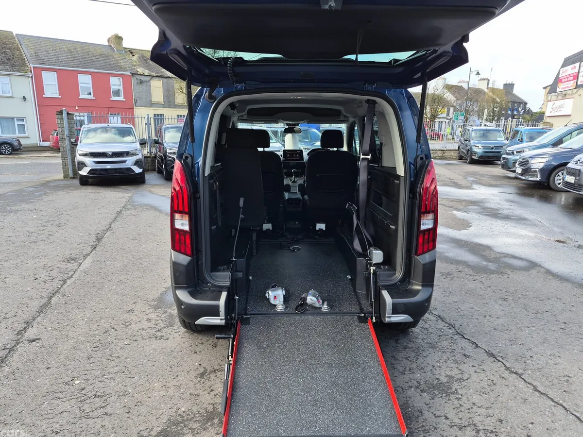 Peugeot Rifter MPV, Diesel, 2022, Blue