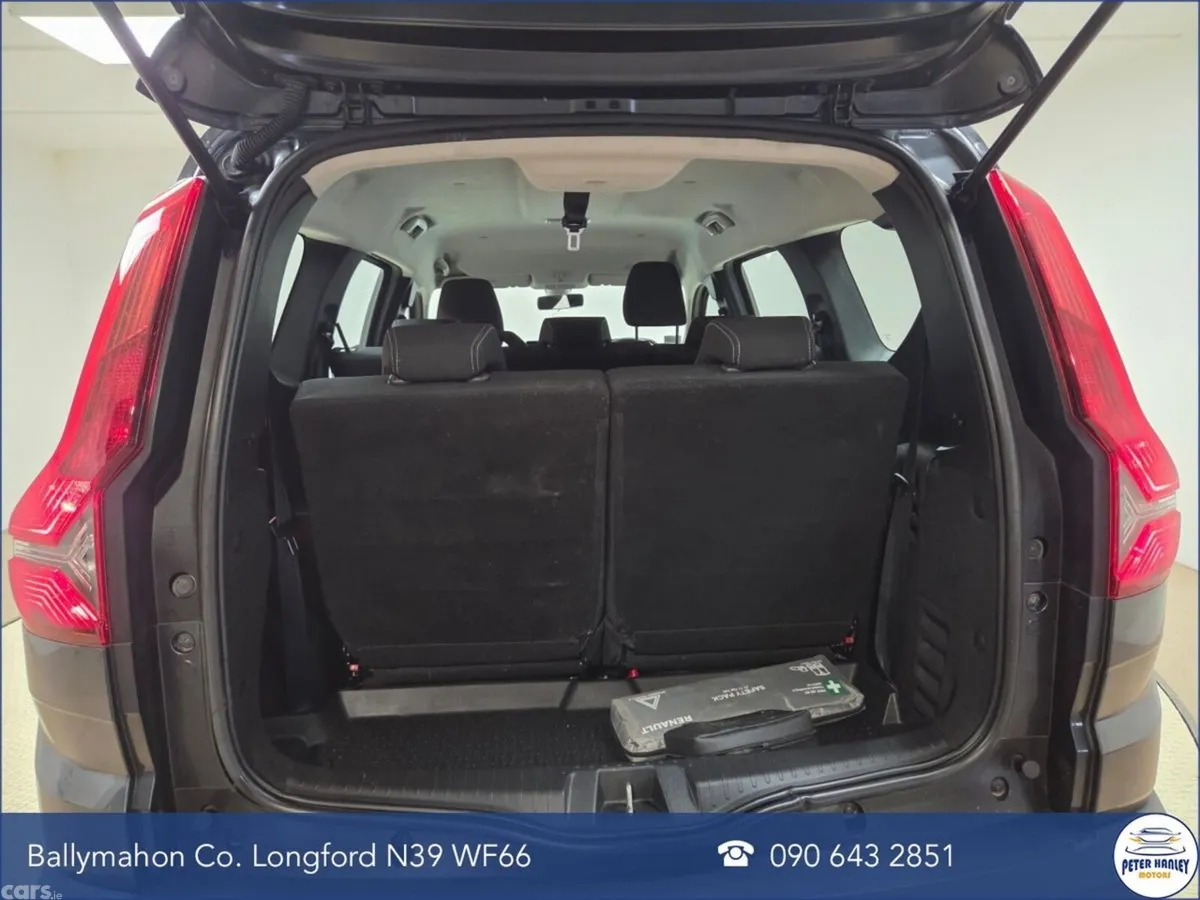 Dacia Jogger MPV, Petrol, 2023, Grey