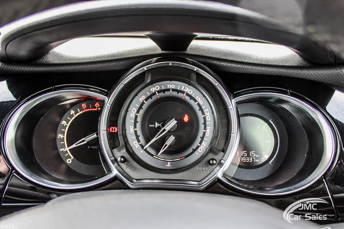 Citroen DS 3 Hatchback, Diesel, 2016, Black