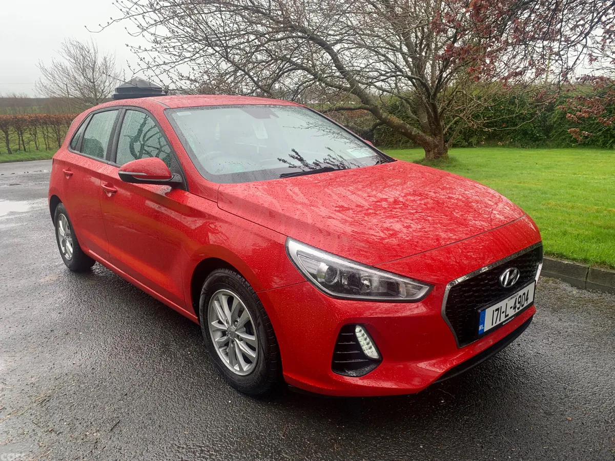 Hyundai i30 Hatchback, Petrol, 2017, Red