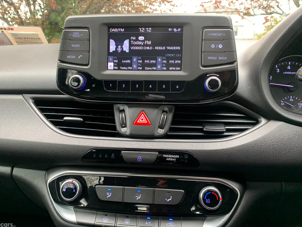 Hyundai i30 Hatchback, Petrol, 2017, Red