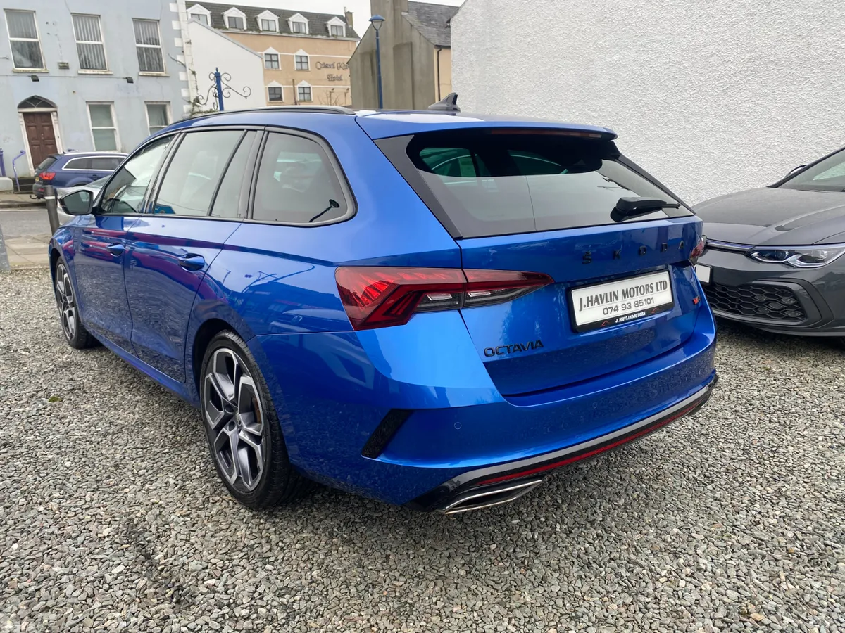 Skoda Octavia Estate, Diesel, 2022, Blue