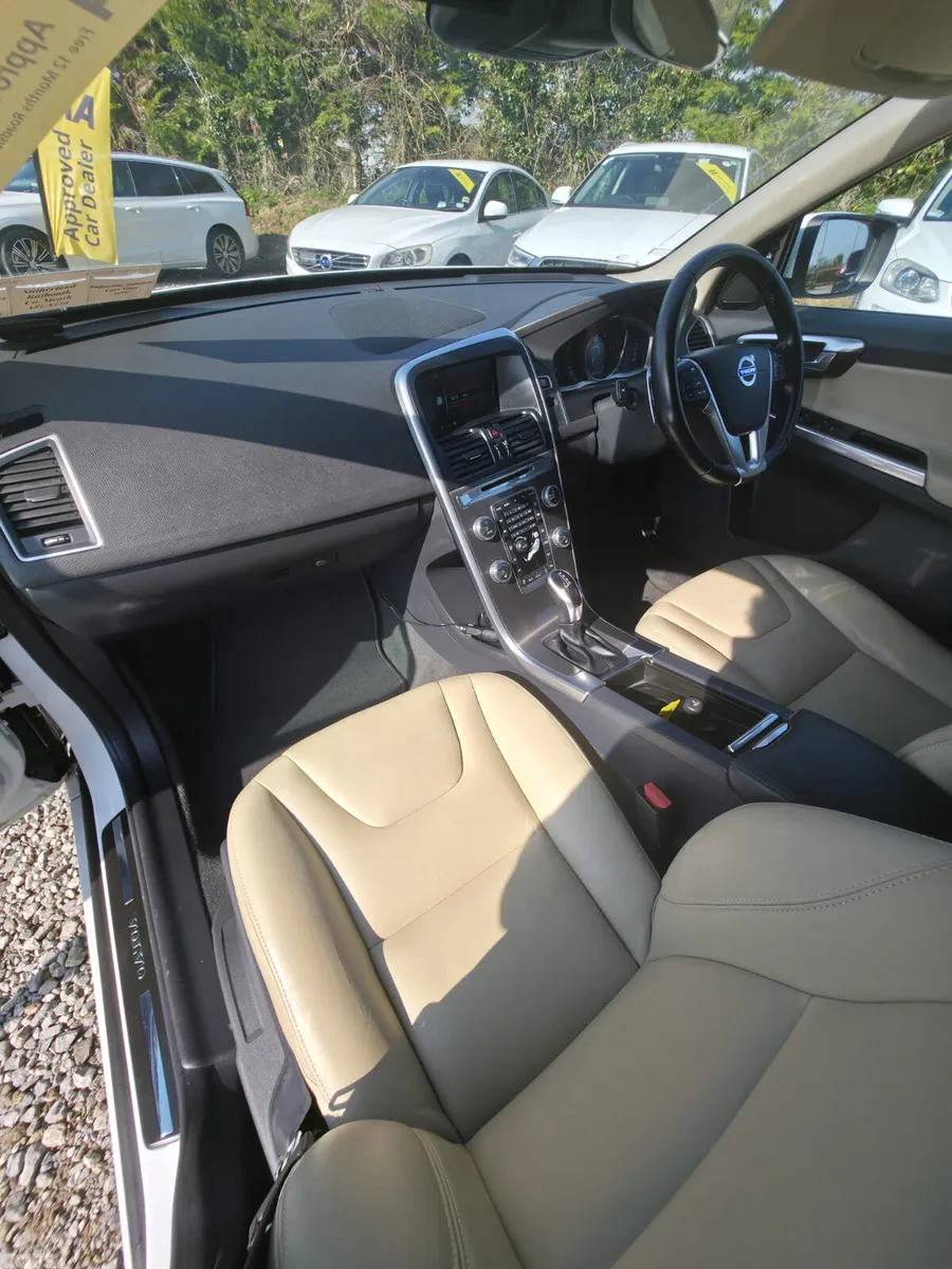 Volvo XC60 SUV, Diesel, 2016, White