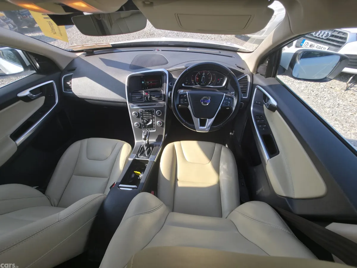 Volvo XC60 SUV, Diesel, 2016, White
