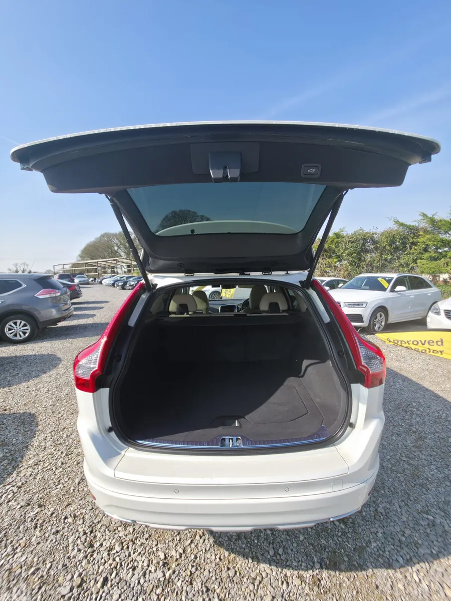 Volvo XC60 SUV, Diesel, 2016, White