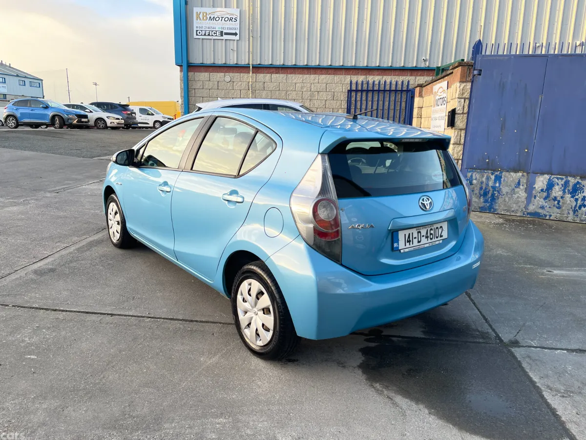 Toyota Aqua Hatchback, Petrol Hybrid, 2014, Blue