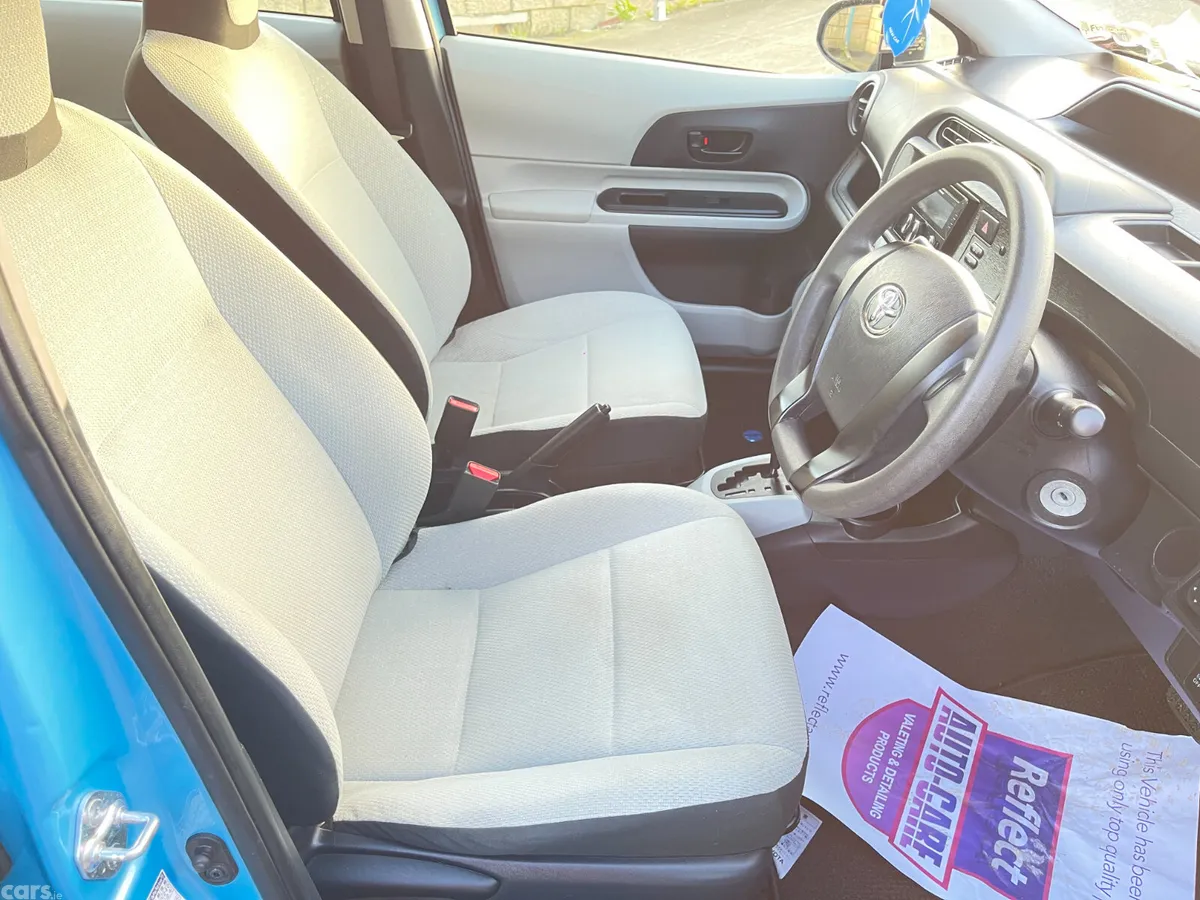 Toyota Aqua Hatchback, Petrol Hybrid, 2014, Blue