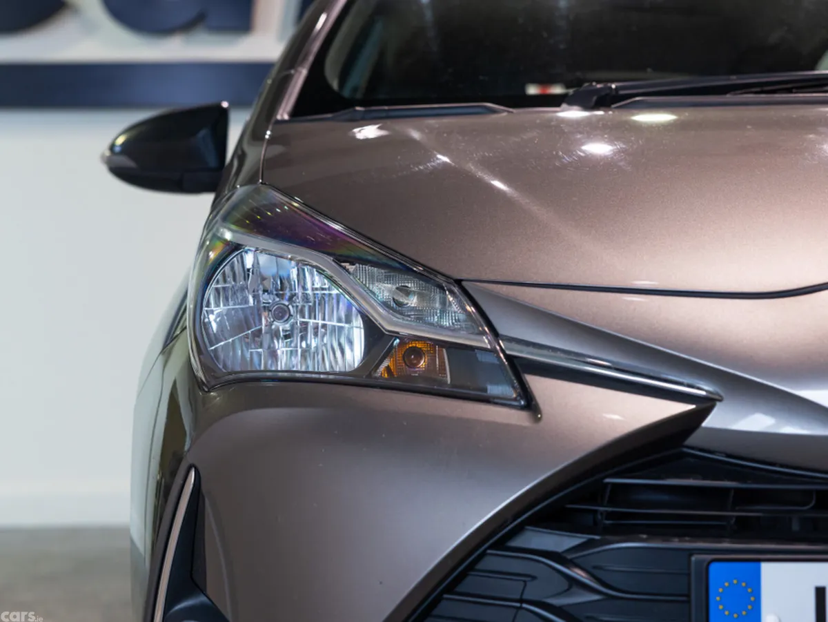 Toyota Yaris Hatchback, Petrol, 2018, Grey