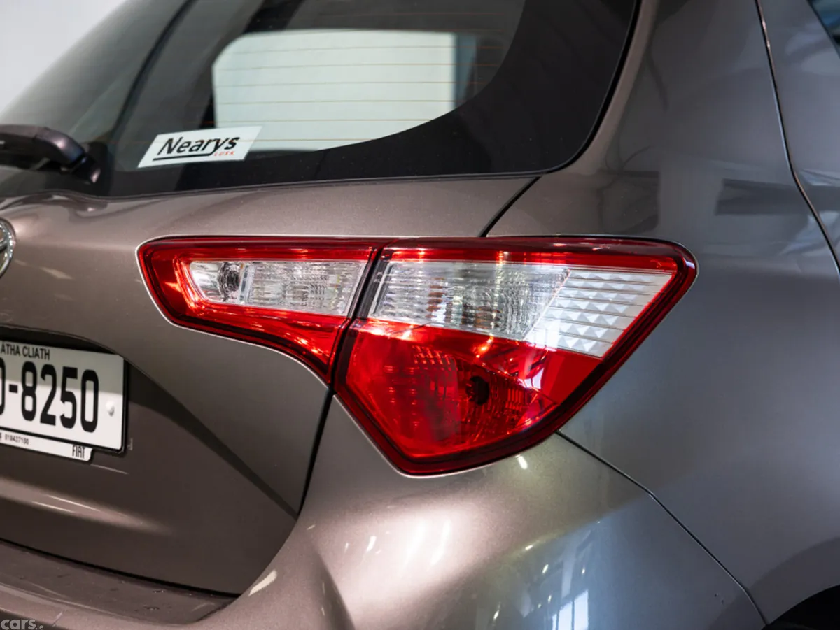 Toyota Yaris Hatchback, Petrol, 2018, Grey