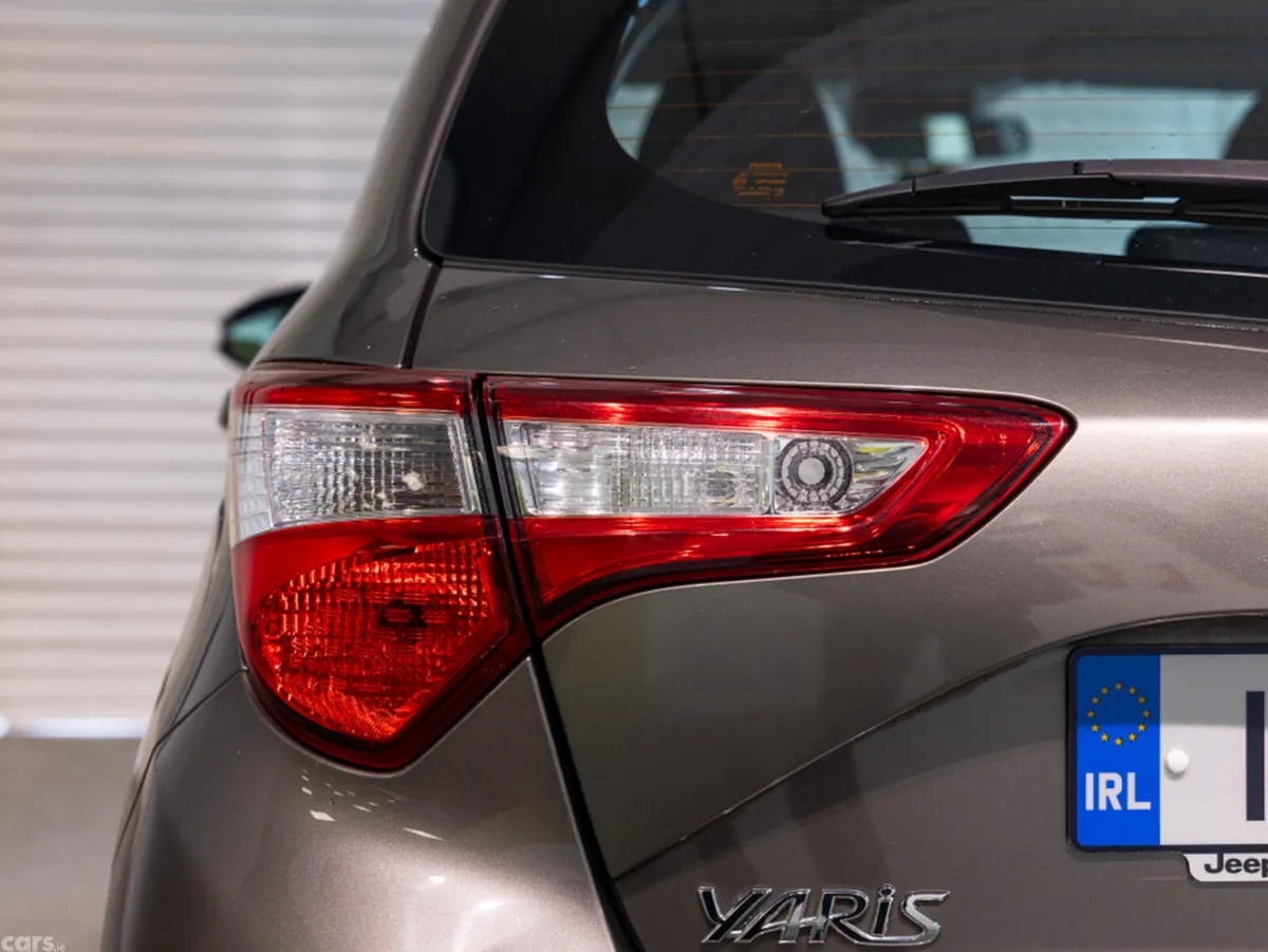 Toyota Yaris Hatchback, Petrol, 2018, Grey