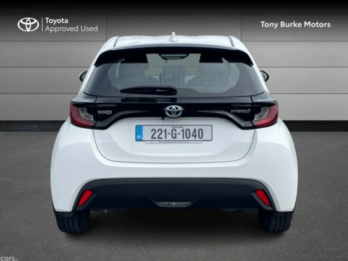 Toyota Yaris Hatchback, Petrol Hybrid, 2020, White
