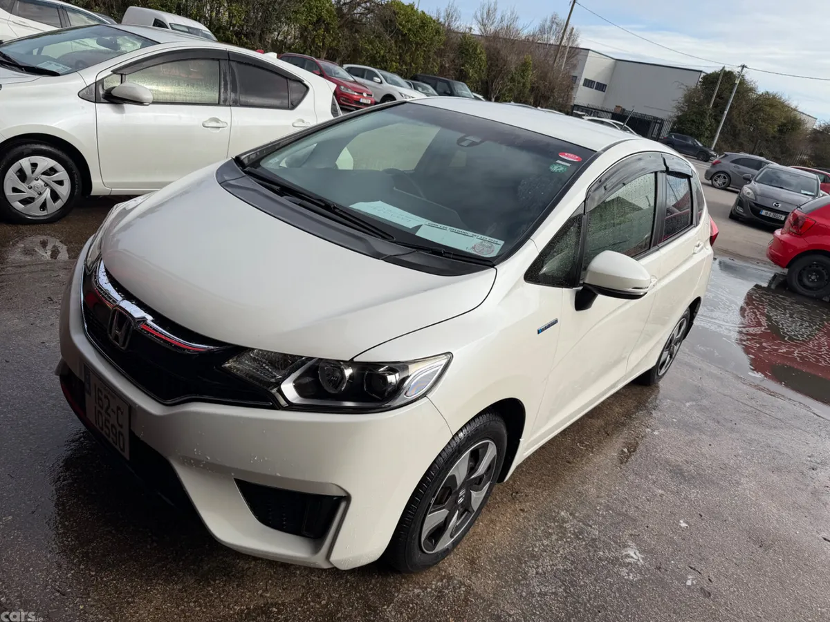 Honda Fit Hatchback, Petrol Hybrid, 2016, White
