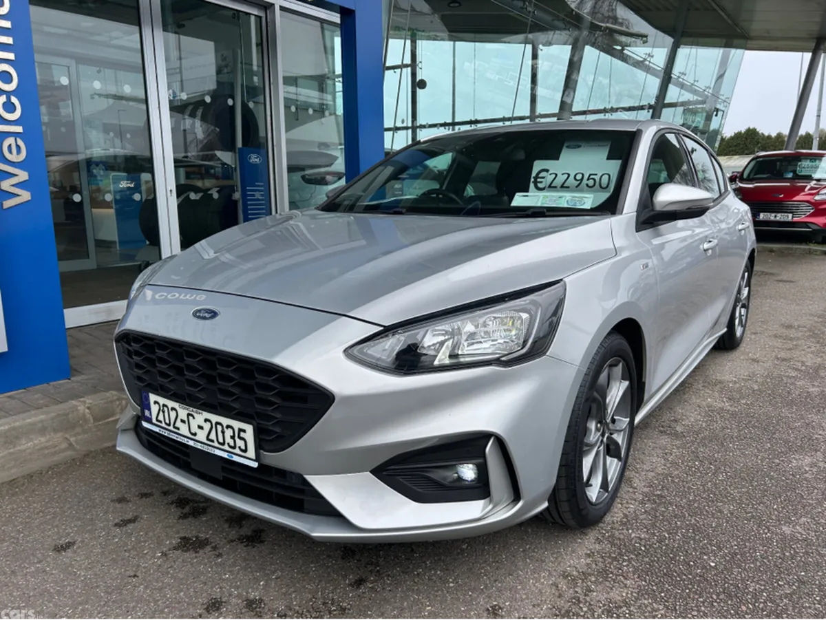 Ford Focus Hatchback, Petrol, 2020, Grey