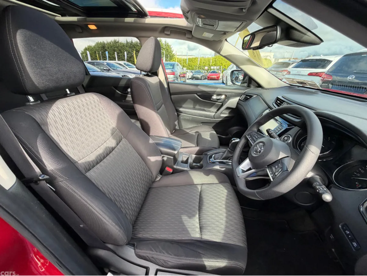 Nissan X-Trail MPV, Diesel, 2020, Red